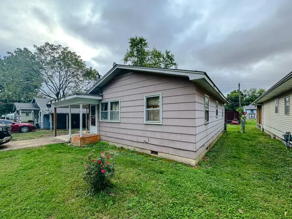 1050 W 7th ST, West Plains, MO 65775