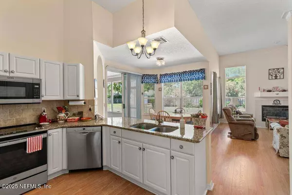 388 LOLLY LN, St. Johns, FL 32259