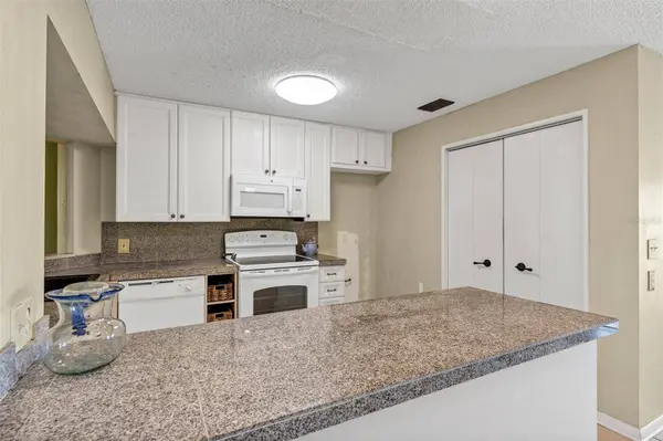 2329 NORTH AVE, Leesburg, FL 34748