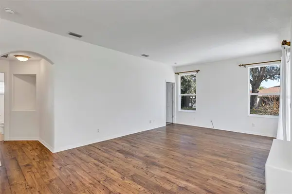 5054 PORTSMOUTH ST, Tavares, FL 32778