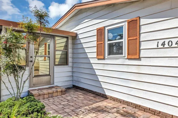 1404 PLANTATION DR, Lady Lake, FL 32159