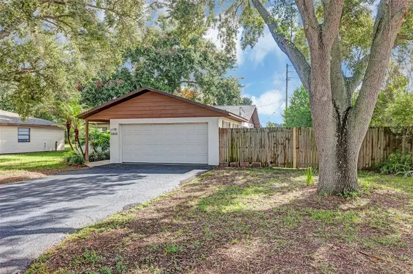 1402 CRYSTAL CT, Tavares, FL 32778