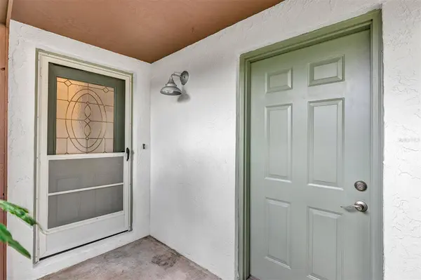 1402 CRYSTAL CT, Tavares, FL 32778
