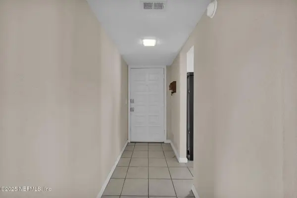 6619 LA MIRADA DR W #7, Jacksonville, FL 32217