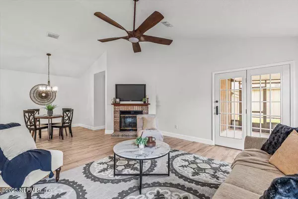 3824 MILLPOINT DR, Jacksonville, FL 32257