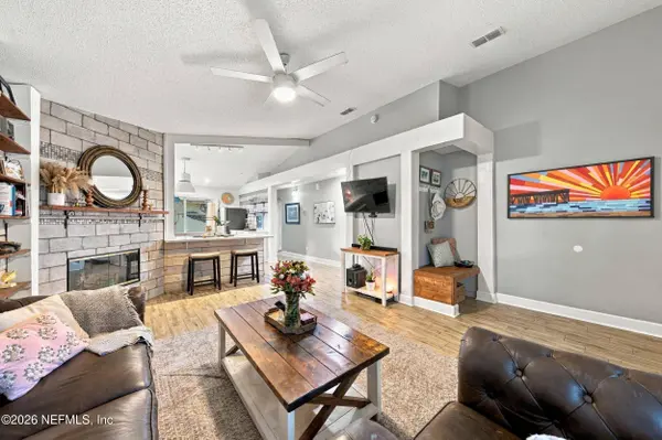 660 MAIN ST, Atlantic Beach, FL 32233