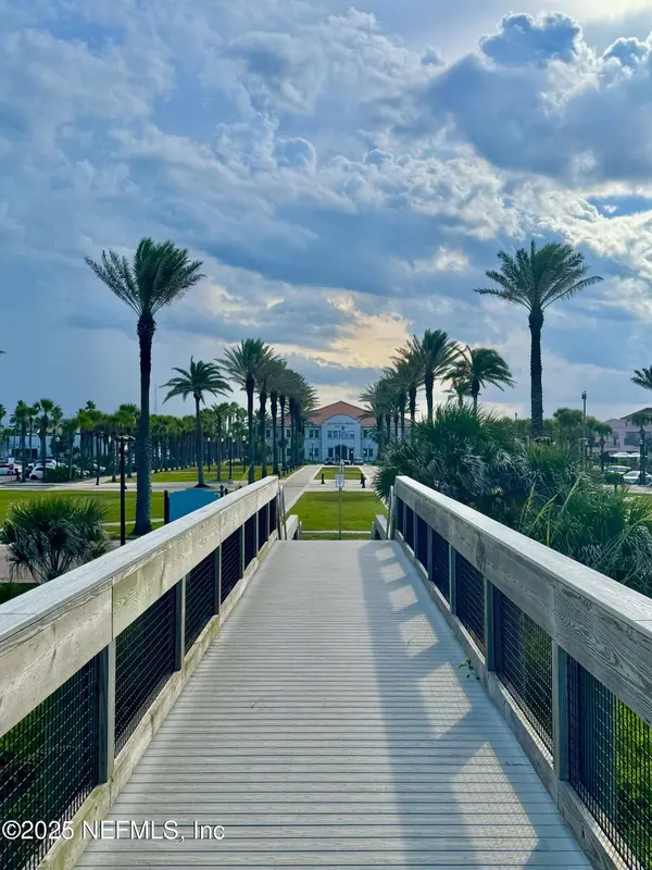 628 LOWER 8TH AVE S, Jacksonville Beach, FL 32250