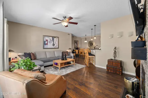 111 JARDIN DE MER PL #111, Jacksonville Beach, FL 32250