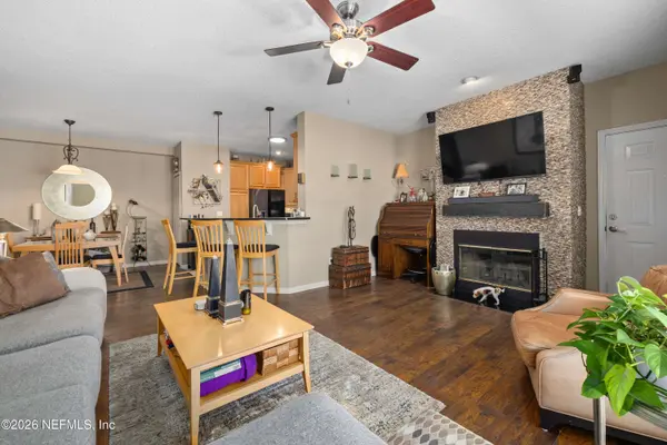 111 JARDIN DE MER PL #111, Jacksonville Beach, FL 32250