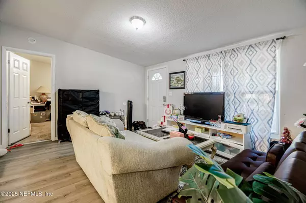 3008 CARREVERO DR W, Jacksonville, FL 32216