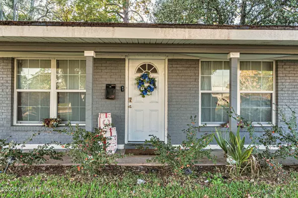 3008 CARREVERO DR W, Jacksonville, FL 32216