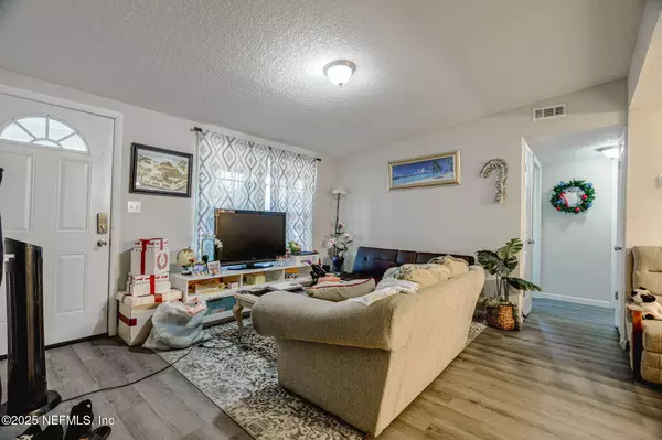 3008 CARREVERO DR W, Jacksonville, FL 32216