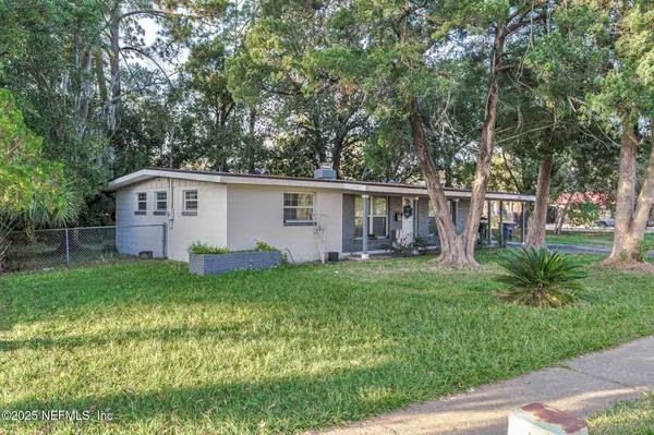 3008 CARREVERO DR W, Jacksonville, FL 32216