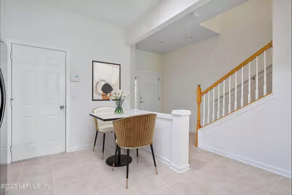 7073 ROUNDLEAF DR, Jacksonville, FL 32258