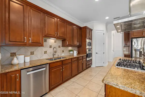 835 E DORCHESTER DR, St. Johns, FL 32259