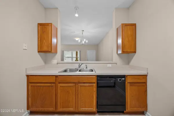 829 SOUTHERN CREEK LN, St. Johns, FL 32259