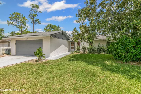 11539 LAKE RIDE DR, Jacksonville, FL 32223