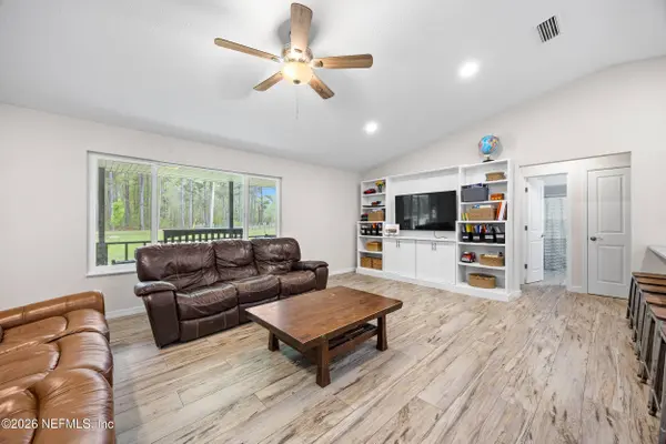 2030 WAYFARE LN, Middleburg, FL 32068