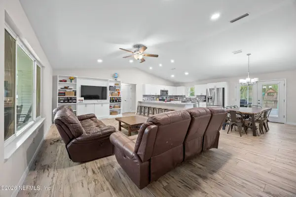 2030 WAYFARE LN, Middleburg, FL 32068