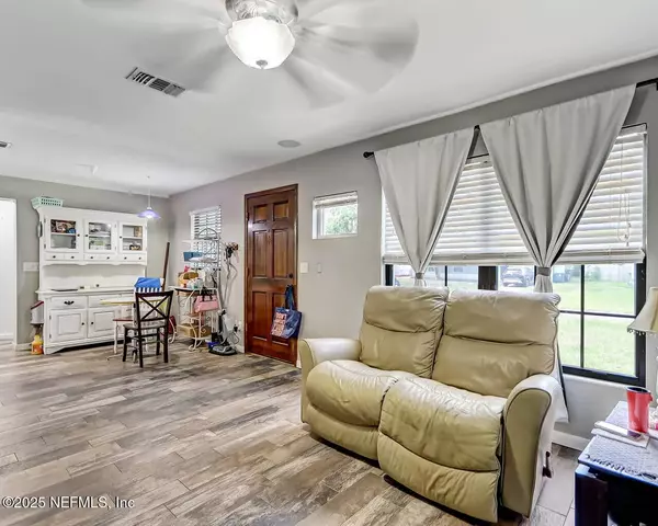 3083 PURDOM DR, Jacksonville, FL 32223