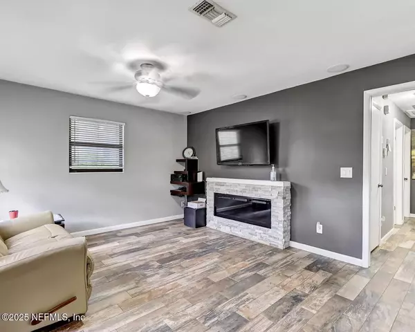 3083 PURDOM DR, Jacksonville, FL 32223