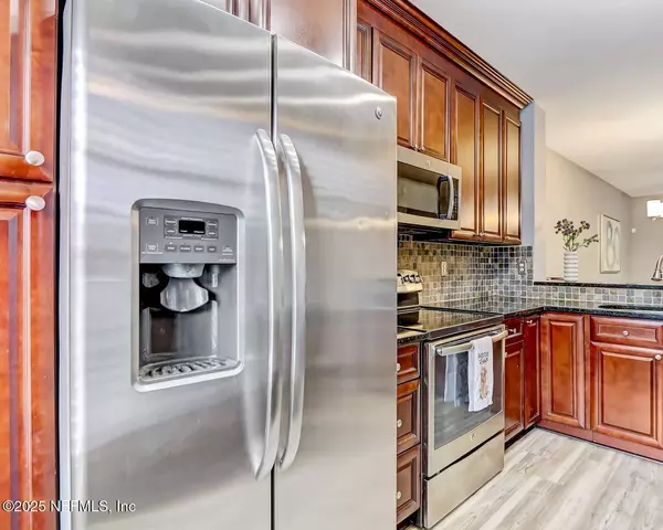 12311 KENSINGTON LAKES DR #1004, Jacksonville, FL 32246