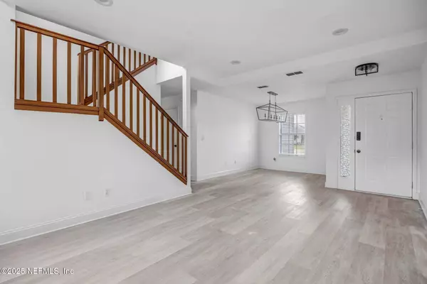 1621 COVE LANDING DR, Jacksonville, FL 32233