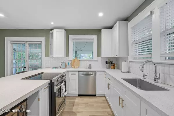 2916 APACHE AVE, Jacksonville, FL 32210