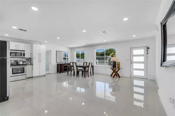 2900 NW 179th St, Miami Gardens, FL 33056