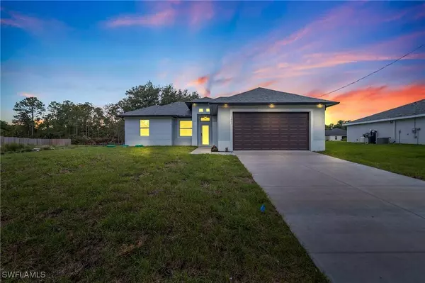 2605 Darlene PL, Lehigh Acres, FL 33971