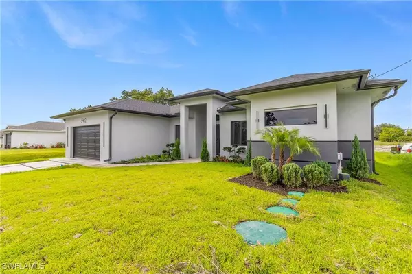 3902 4TH ST SW, Lehigh Acres, FL 33976