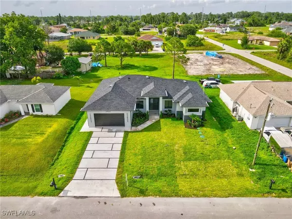 3902 4TH ST SW, Lehigh Acres, FL 33976