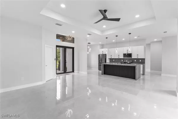 3902 4TH ST SW, Lehigh Acres, FL 33976