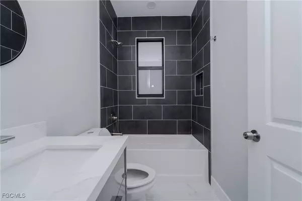 2512 52ND ST SW, Lehigh Acres, FL 33976