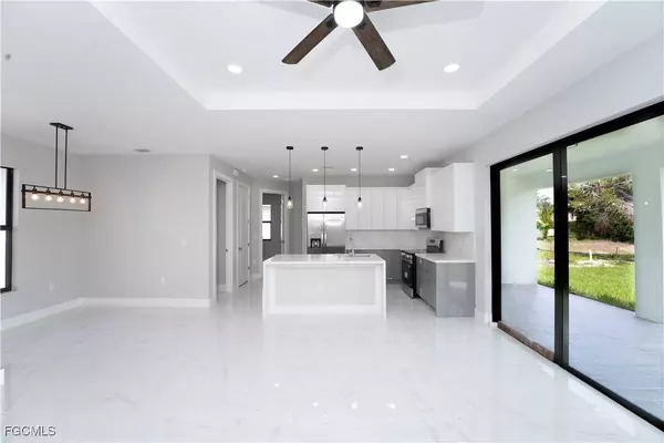 2512 52ND ST SW, Lehigh Acres, FL 33976