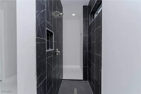 2512 52ND ST SW, Lehigh Acres, FL 33976