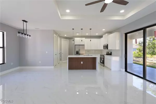 2716 2ND ST SW, Lehigh Acres, FL 33976