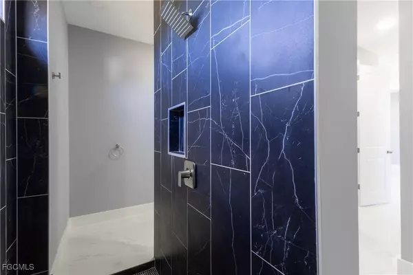 2716 2ND ST SW, Lehigh Acres, FL 33976