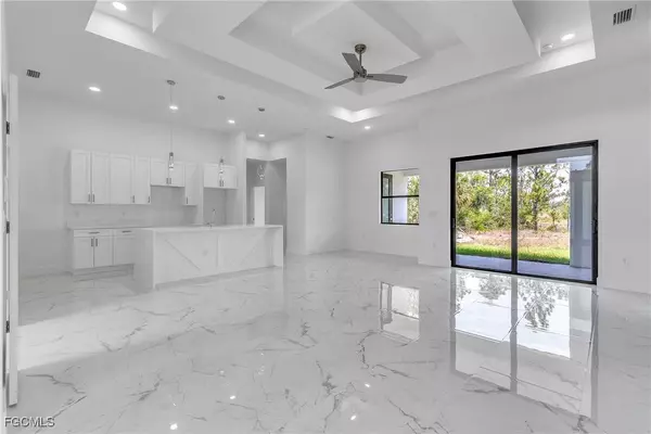 1023 Gladys ST, Lehigh Acres, FL 33974