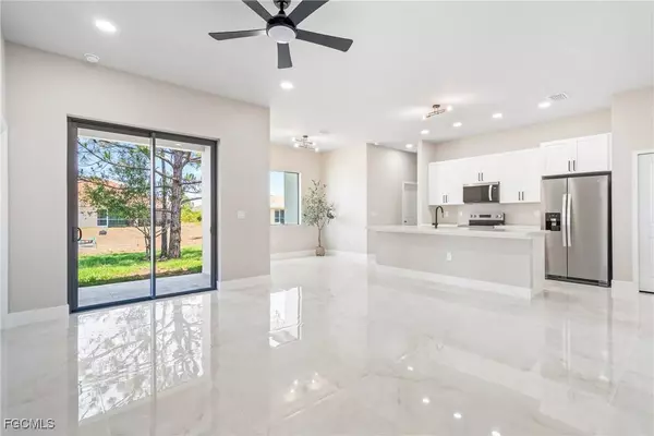 2606 25th ST SW, Lehigh Acres, FL 33976