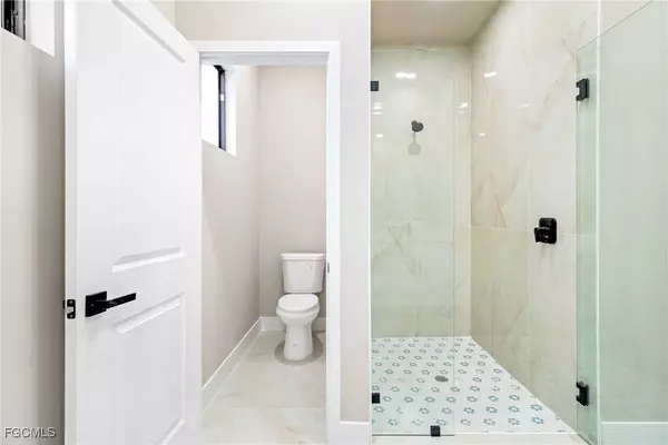 2606 25th ST SW, Lehigh Acres, FL 33976