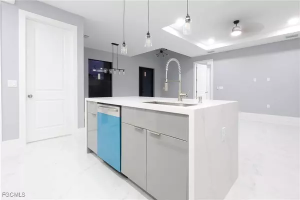 2514 52ND ST SW, Lehigh Acres, FL 33976