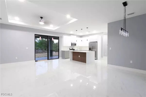 2514 52ND ST SW, Lehigh Acres, FL 33976