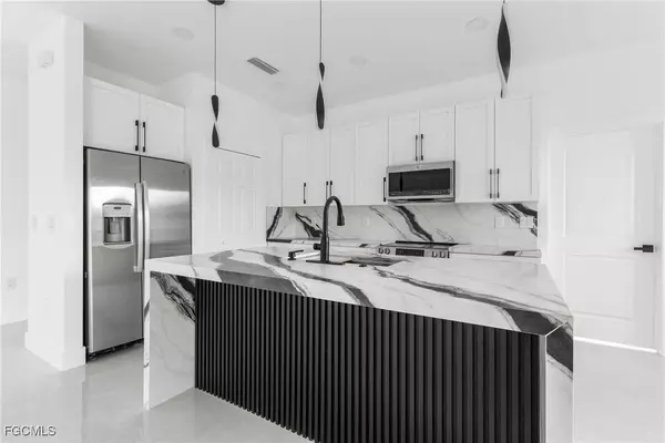 713 Camilla ST E, Lehigh Acres, FL 33974