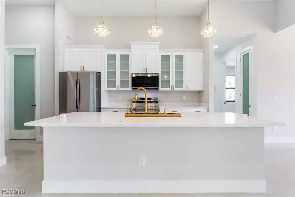 2819 34th ST W, Lehigh Acres, FL 33971