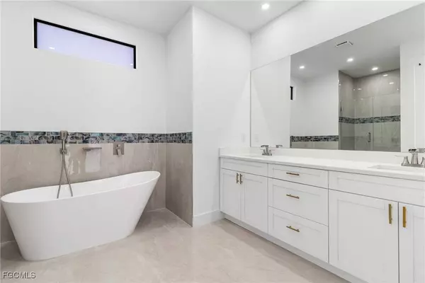 2819 34th ST W, Lehigh Acres, FL 33971