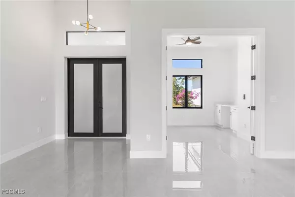 2819 34th ST W, Lehigh Acres, FL 33971