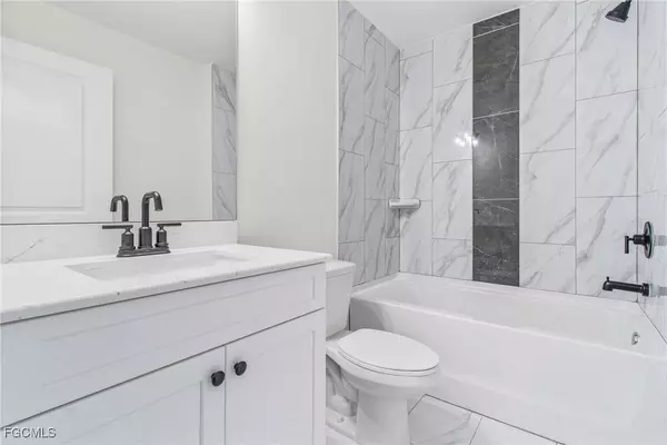 3412 42ND ST SW, Lehigh Acres, FL 33976