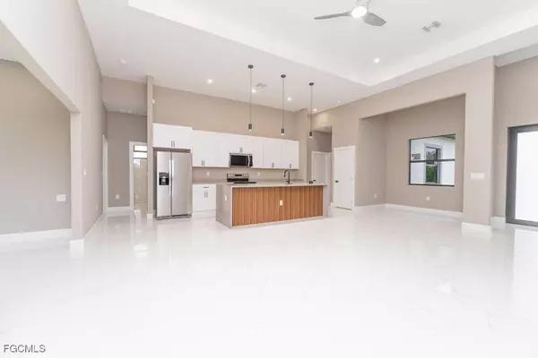 3900 9TH ST SW, Lehigh Acres, FL 33976