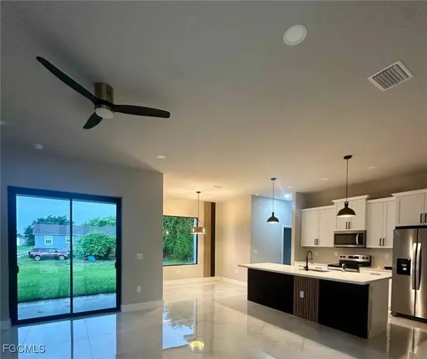 2809 25th ST SW, Lehigh Acres, FL 33976